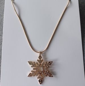 NWT Torrid Snowflake Necklace Gold